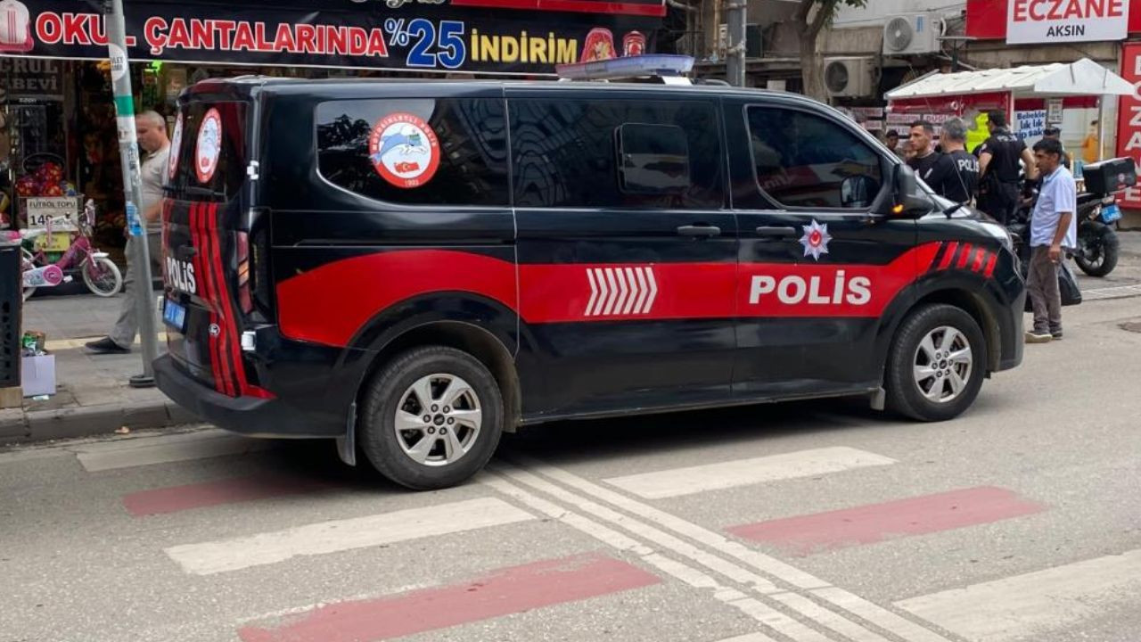 Tartışma bıçaklı kavgaya dönüştü: 2 yaralı